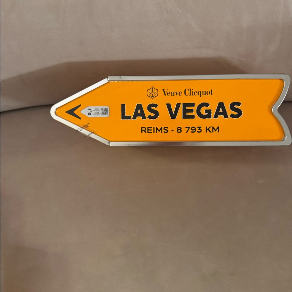 Veuve Clicquot Las Vegas Arrow Tin Champagne Box – Luxury Bar Décor